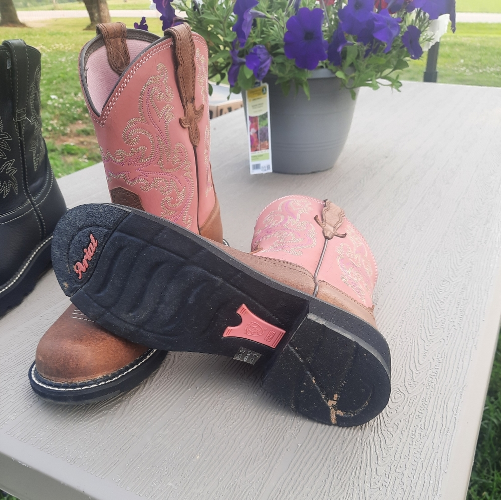 Ariat 8.5 womens